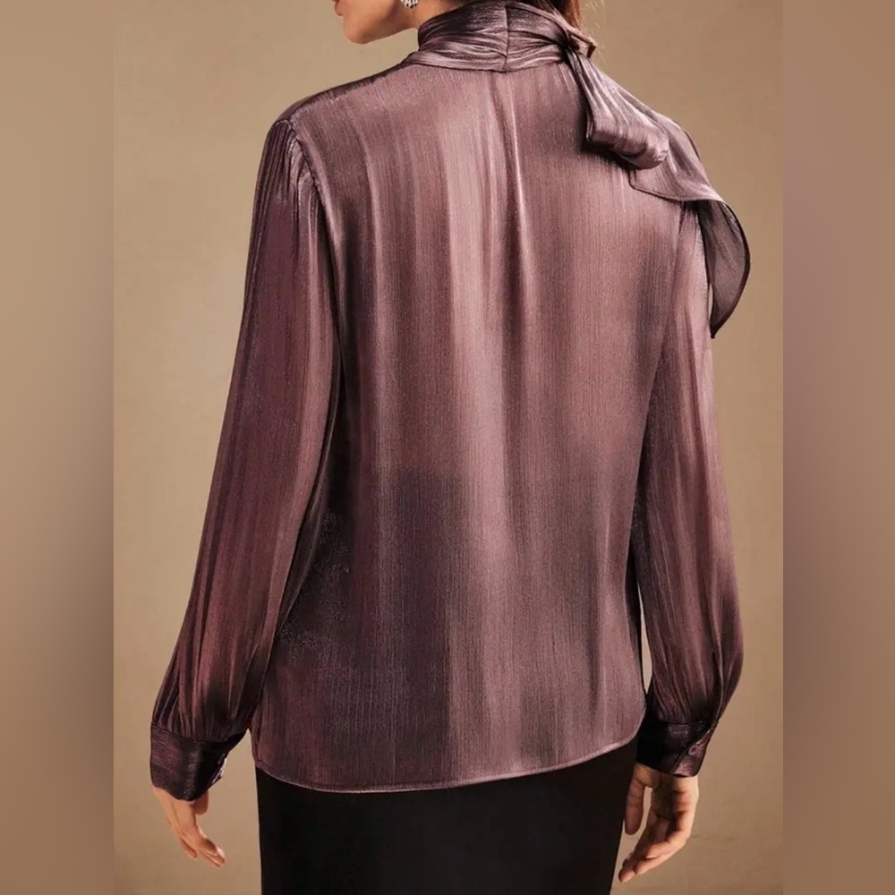 Elegant Blouse in Purple - Picture 6 of 8